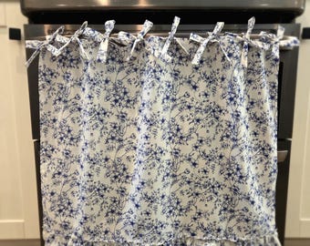 Falda para horno floral hecha a mano, cortina de cocina azul y blanca, decoración acogedora para el hogar.