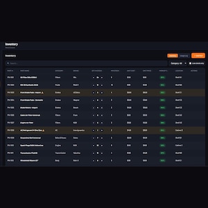 Puede incluir: Un panel de control digital de gesti&oacute;n de inventario con tema oscuro titulado MechanicOS. La interfaz muestra una tabla con columnas para n&uacute;mero de pieza, nombre, categor&iacute;a, marca, cantidad, costo unitario, precio, margen y ubicaci&oacute;n de piezas.