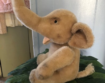 Steiff Red Elephant Circa 1909 Mohair and Felt - Elefant Rot 1909