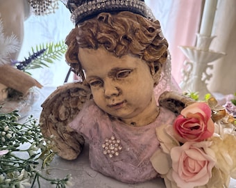 Busto de querubín coronado pintado a mano: adornado con diamantes de imitación y encaje