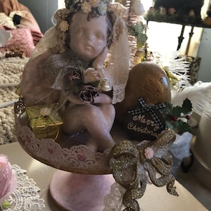 Shabby Chic Cherub Christmas Vignette: Vintage Ceramic Decor