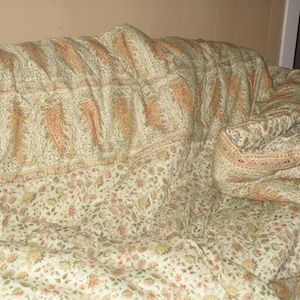 Beautiful Queen size Comforter set, Eclectic Bedding, Paisley, pillow shams