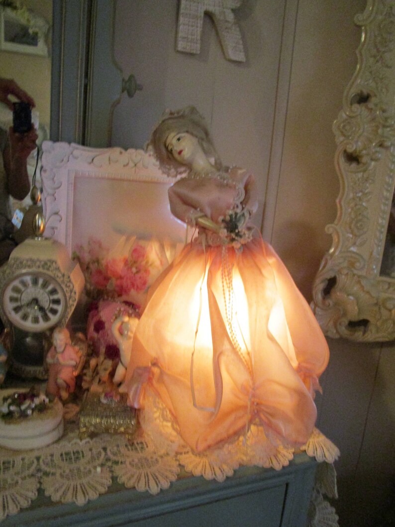 Beautiful Antique Doll Lamp Boudoir Munzerlite Estate Image 0