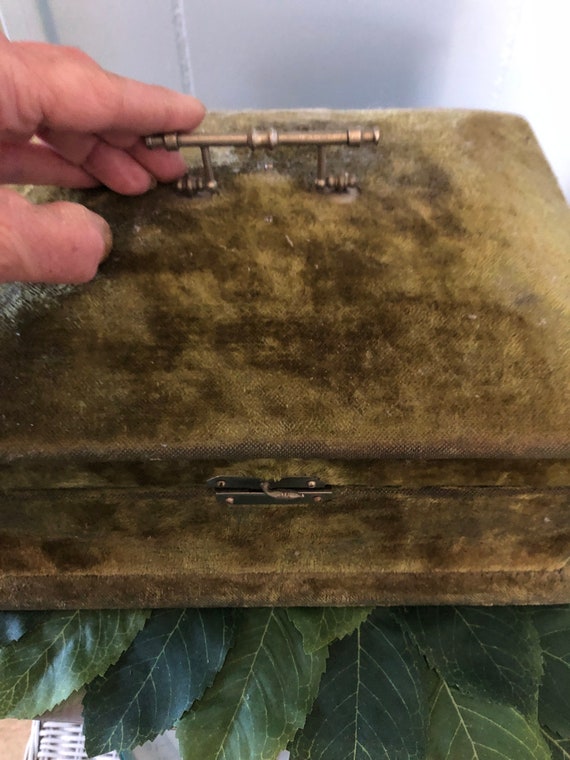 Antique Green Velvet Jewelry Box, Antique storage… - image 3