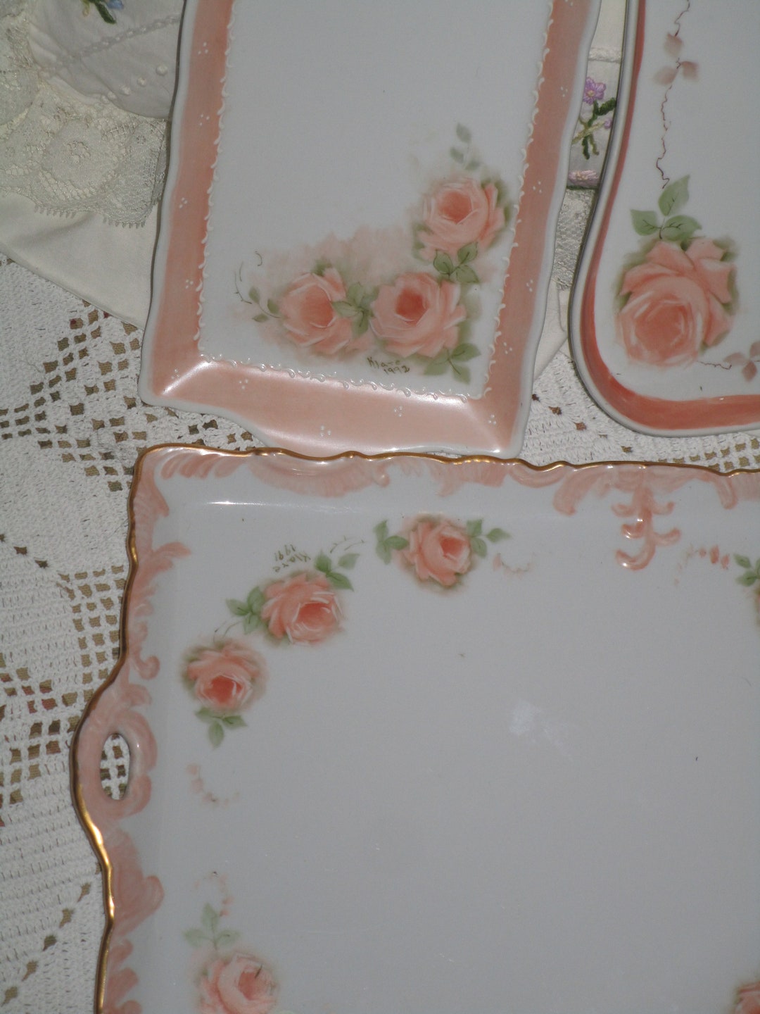 Cabbage Rose Trays, Peach Roses, Signed and Dated Plates, 3 Piece Set ...