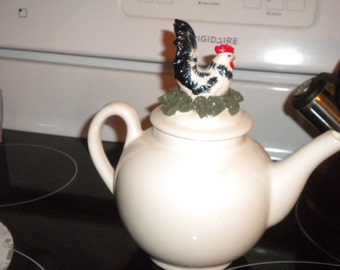 Spectacular Vintage Rooster Teapot, Cottage chic, French, French Country, Primitive, Country, Eclectic