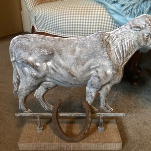 Tin and Wood Cow Decor with BONUS good luck horseshoe, Farmhouse Decor, Country Decor, Vintage Horseshoe