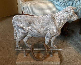 Tin and Wood Cow Decor with BONUS good luck horseshoe, Farmhouse Decor, Country Decor, Vintage Horseshoe