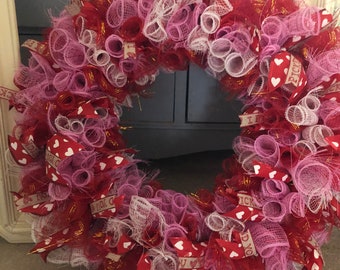 SALE....LOvely Valentine's Wreath, Cheerful Wreath, Valentine's Day Decor, Wreath, Fabric Wreath