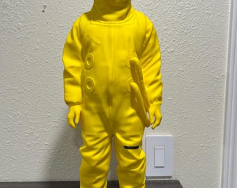 Figura XL de 20,5” de Backrooms A-SYNC Hazmat, inspirada en el cubo de palomitas de maíz Regal.