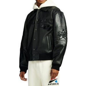 Stylish men’s flight jacket with ribbed hem and premium zipper fastening