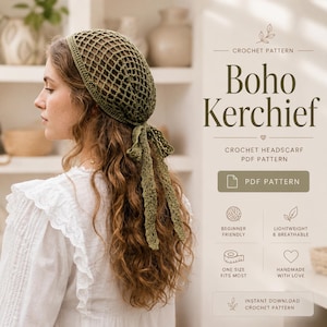 Puede incluir: Un pañuelo Boho de ganchillo verde oliva, atado en la parte posterior, es usado por una persona con cabello largo y ondulado. El pañuelo es parte de un patrón de ganchillo, como lo indica el texto "Boho Kerchief" y "Crochet Headscarf PDF Pattern."