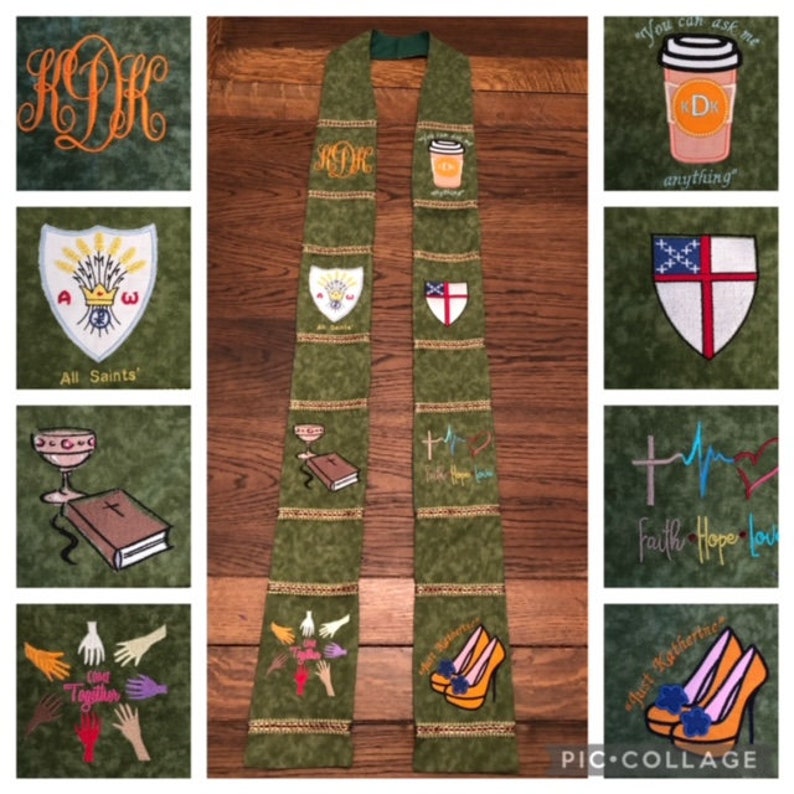 K&ouml;nnte beinhalten: Olivgr&uuml;ne Priesterstola mit gestickten Aufn&auml;hern. Zu den Aufn&auml;hern geh&ouml;ren ein Monogramm, eine Kaffeetasse, ein Schild, ein Kreuz und High Heels. Zus&auml;tzliche Aufn&auml;her zeigen den Text "All Saints", "You can ask me anything" und "Faith Hope Love".