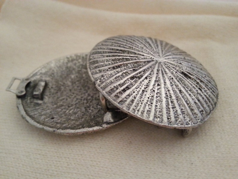 50/%OFF Sunburst silver tone vintage metal buckle