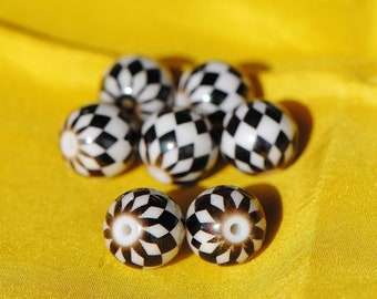 Black and White Bead | Glass Bead | Checkerboard Bead | Harlequin Bead | Chessboard Pattern | 10mm Beads for Jewelry