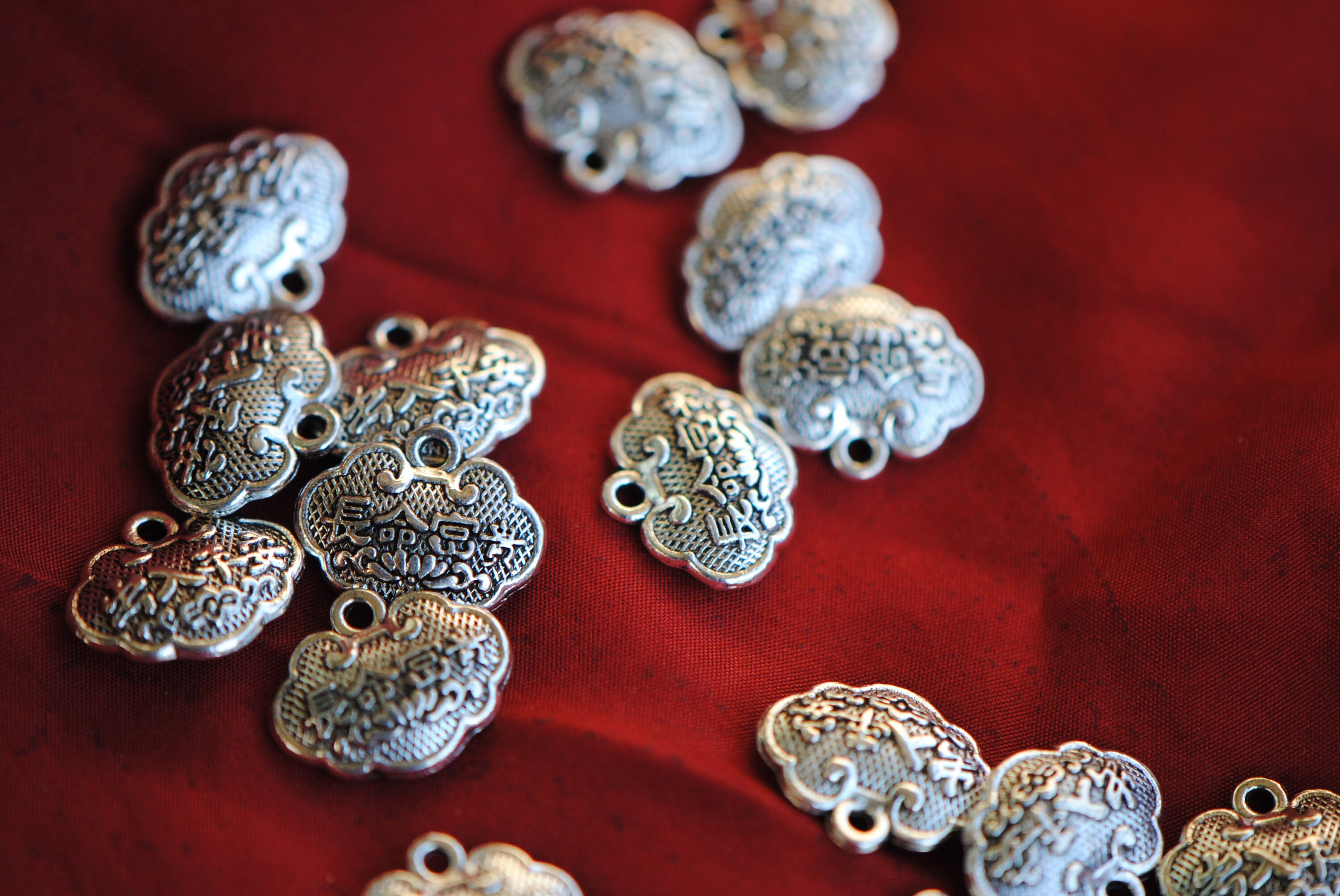 シャンパンムーン シルバー(W) チャンキーリング S Silver Chinese Charm | Chinese Lock Charm | 12mm Charm