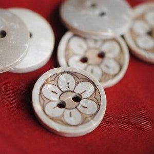 Flower Buttons | 15mm Buttons | Coconut Buttons | Carved Design Button | Light Tan Button | Floral Buttons | 2/3 inch | Buttons for Shirts