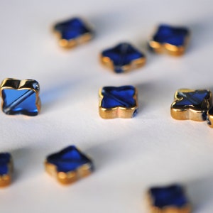 Cuentas de vidrio verde y dorado / Vidrio transparente verde / Cuentas en forma de diamante / Cuenta de trébol dorado / Borde metálico / Vidrio de color / Cuenta de 10 mm / Cuenta espaciadora imagen 2