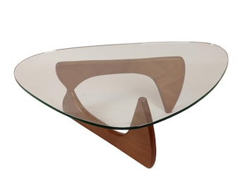 Couchtisch aus Glas und Holz im New Yorker Stil | Dreieckiger Couchtisch | Skandinavischer Wohnzimmertisch | Couchtisch im Mid-Century-Stil