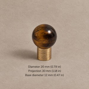 真鍮製キャビネットノブ（石のアクセント付き）、アンティーク真鍮 Tiger Eye — 0.79 in / 2.0 cm