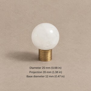 真鍮製キャビネットノブ（石のアクセント付き）、アンティーク真鍮 White — 0.98 in / 2.5 cm