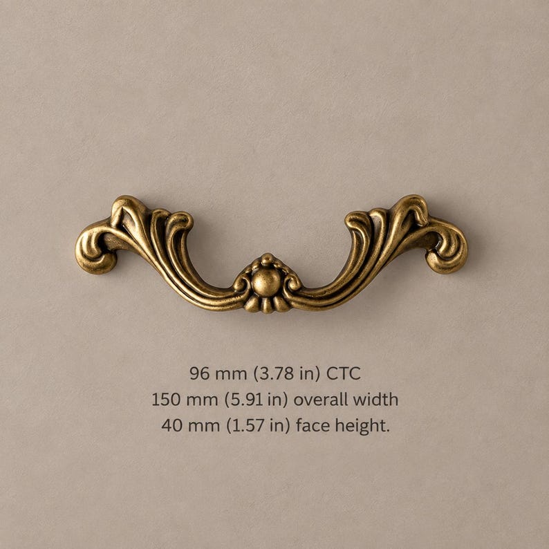 Massief messing bloemvormige knoppen, ringgrepen en sierlijke kastgrepen, antieke afwerking 2086-96 — Antique Brass