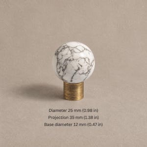 真鍮製キャビネットノブ（石のアクセント付き）、アンティーク真鍮 White pine — 0.98 in / 2.5 cm