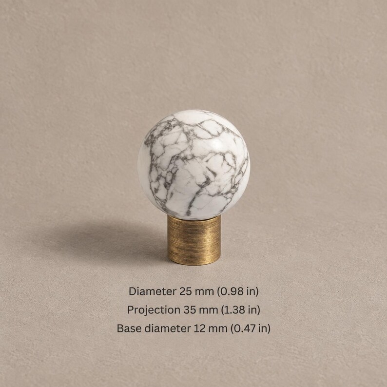 真鍮製キャビネットノブ（石のアクセント付き）、アンティーク真鍮 White pine — 0.98 in / 2.5 cm
