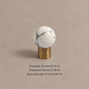 真鍮製キャビネットノブ（石のアクセント付き）、アンティーク真鍮 White pine — 0.79 in / 2.0 cm