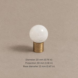 真鍮製キャビネットノブ（石のアクセント付き）、アンティーク真鍮 White — 0.79 in / 2.0 cm