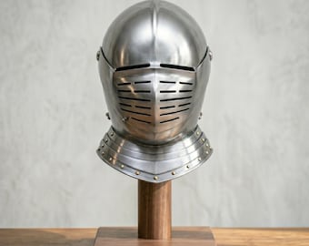Gotische middeleeuwse ridderhelmreplica – middeleeuws staal gesloten helm stalen gepantserde helm Middeleeuwse stalen verzamelaars en decor