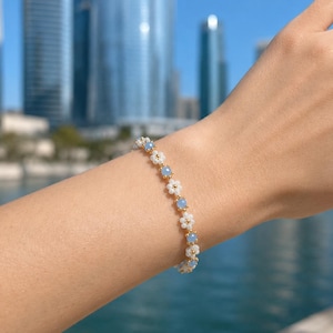 Goldperlenarmband, Gänseblümchenarmband, Kristallanhänger-Armband, zartes Boho-Armband, Freundschaftsarmband, Jahrestagsgeschenk für Sie