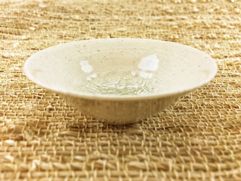Valentine/'s Day Mother/'s Day Ring Holders Tiny Pots: Ivory Ceramic Ring Bowl with Clear Glass Miniatures Wedding Favor