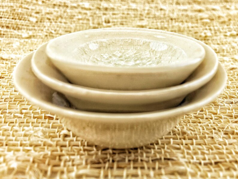 Valentine/'s Day Mother/'s Day Ring Holders Tiny Pots: Ivory Ceramic Ring Bowl with Clear Glass Miniatures Wedding Favor
