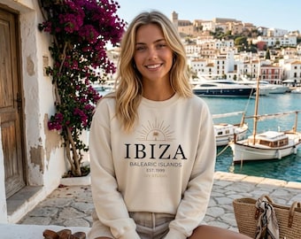 Ibiza-tröja | Minimalistisk tröja från Balearerna | Estetisk semesterstil | Premium krämfärgad tröja från Ivy Studio