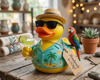Pato de goma pintado a mano, loro con camisa hawaiana, sombrero de cóctel y de paja, decoración playera única para viajes, regalo hecho a mano, paraíso de los patitos de goma