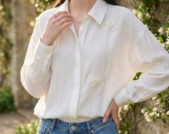 Chemise en lin blanche - Chemisier fleuri 3D brodé - Haut boutonné classique - Tenue de vacances cottagecore - Haut à manches longues de style français