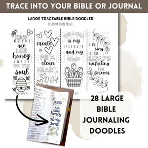 Puede incluir: Un conjunto de garabatos bíblicos trazables con citas e ilustraciones inspiradoras. La imagen incluye una Biblia con un ejemplo de garabato, junto con el texto "TRACE INTO YOUR BIBLE OR JOURNAL" y "28 LARGE BIBLE JOURNALING DOODLES."
