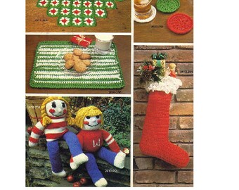 Bernat Christmas Holiday Craft Knitting Crochet Pattern Booklet 1970s Decorations Stockings Ornaments Xmas Gifts