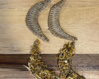 Waffle’s Banana Moon Chews -  Willow Vine | Chews for Rabbits and Small Animals | All Natural | Small Pet Chews