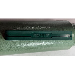Termo vintage Aladdin Stanley A-944DH verde martillado, botella de vacío de 1 cuarto de galón. imagen 3