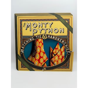Monty Python Matchande Slips och Näsduk Arista AL4039 Vinyl Komedi LP Skiva