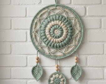 Patrón PDF de atrapasueños de ganchillo / Patrón de ganchillo para colgar en la pared estilo boho / Atrapasueños mandala verde salvia / Decoración de ganchillo para el hogar