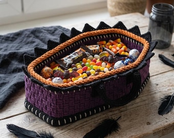 Haakpatroon voor een doodskistmand, Halloween snoepmand (pdf), griezelige gotische snoepmand (pdf), snoephouder voor Trick or Treat (pdf).