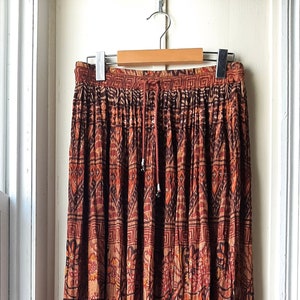 Vintage 1990s boho maxi skirt /broomstick skirt / festival skirt/ Indian cotton gauzy hippie skirt / Size Small to Medium zdjęcie 1