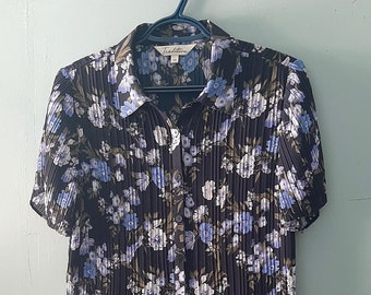 Vintage blue and black floral print sheer crinkle blouse/ Spring floral button up blouse/ Size 10