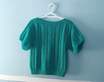 Vintage emerald green crochet boat neck sweater/ handmade shortsleeved sweater / Size Medium to large