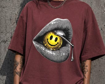 Oversized Graphic T-Shirt – Smiley Lips Streetwear Tee, Y2K Grunge Unisex Shirt