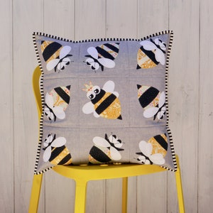 Queen Bee applique cushion PDF pattern