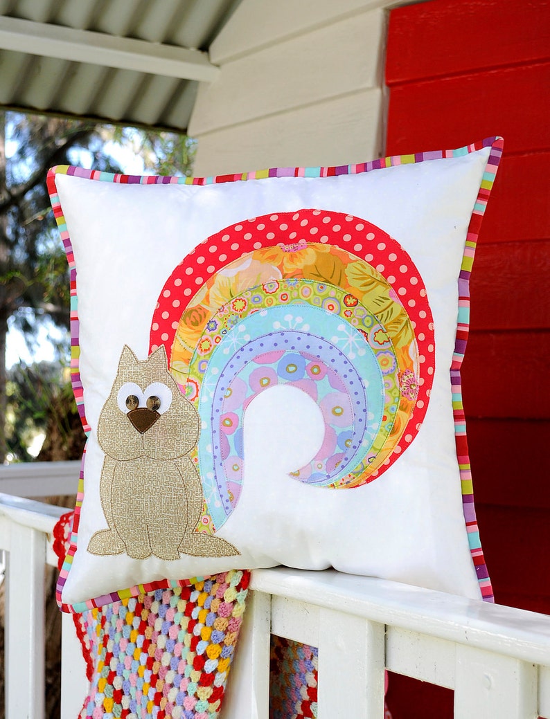 Rainbow Squirrel Applique PDF Pattern instant download image 1